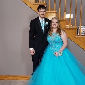 Meet your Posher, Cole